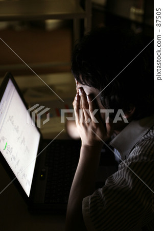 累了的眼睛的男人 87505