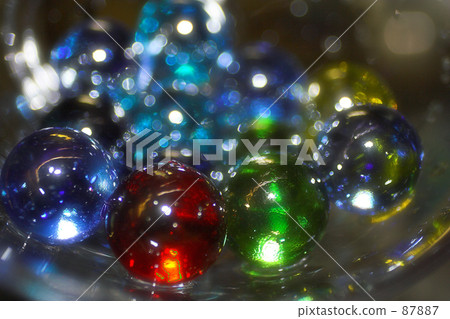 Beads and light Beads and light 87887