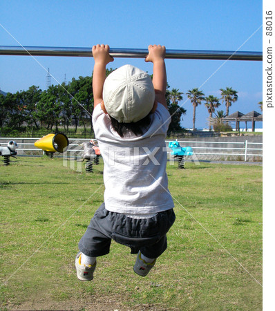 Children playing iron bars 88016