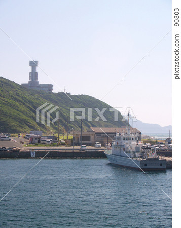 Entering the port Entering the port 90803