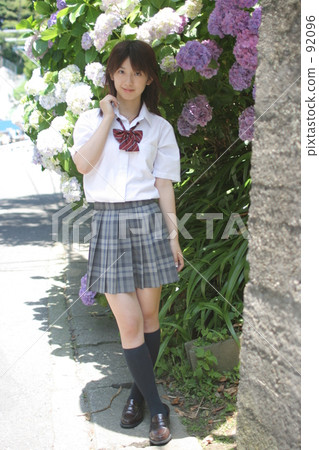 Hydrangea and school girls Hydrangea and school girls 92096