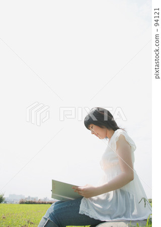 閱讀 看書 全身 94121