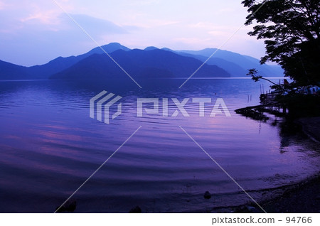 Mountains and lakes 94766