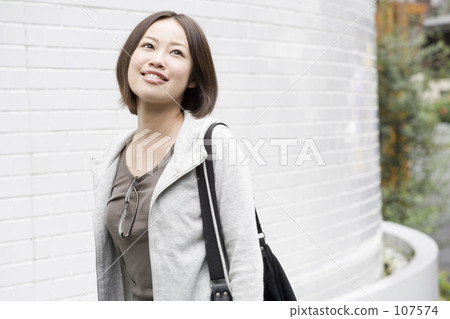 白天 面向前方 成年 107574