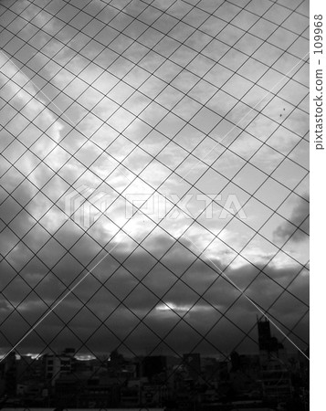 Black and white streets 109968