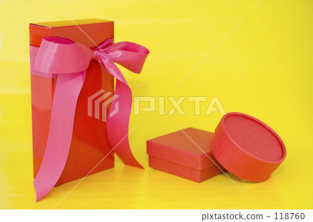 Present! Present! 118760