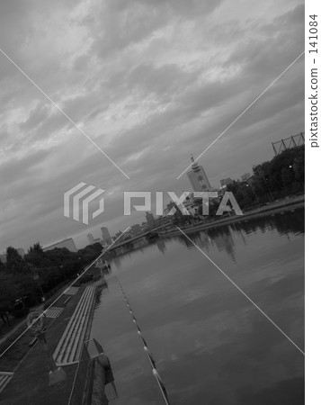 Canal and cloudy sky Swan Park [3] 141084