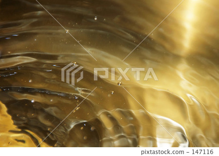 Gold water 147116