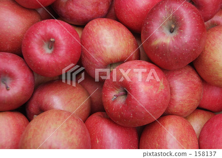 Many apples packed in an apple box Many apples packed in an apple box 158137