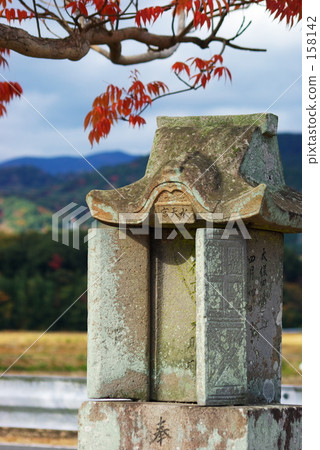 在碗下的一個小水寺廟 在碗下的一個小水寺廟 158142