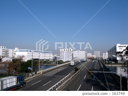 明治路和藍天 163749