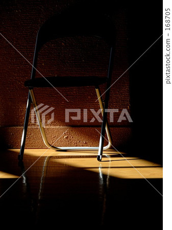 Chair and light 168705