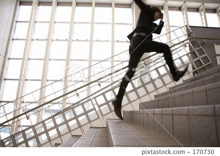 向上跑 商務人士 商人 170730