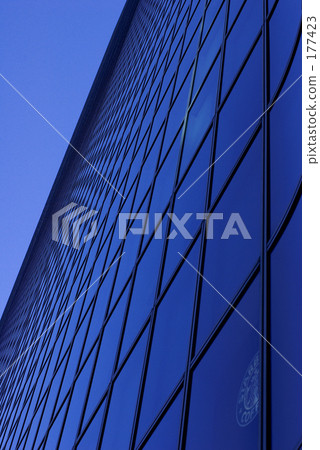 view from underneath, square, reflected glare 177423