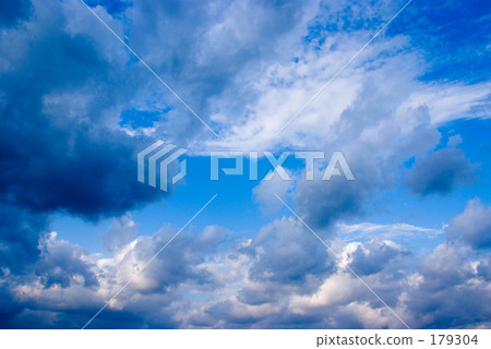  藍天和雲彩 179304