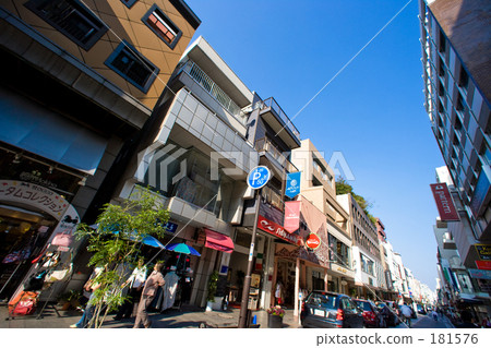 Yokohama Motomachi Shopping District 181576