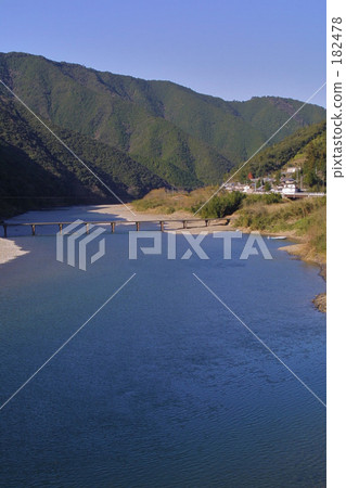clear stream, shimanto river, bridge that submerges during floods 182478