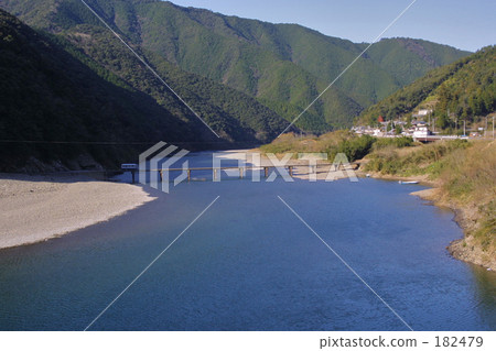 big river, among rocks, iwama 182479