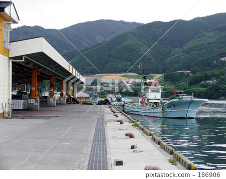 Fishing port and fishing boat Fishing port and fishing boat 186906