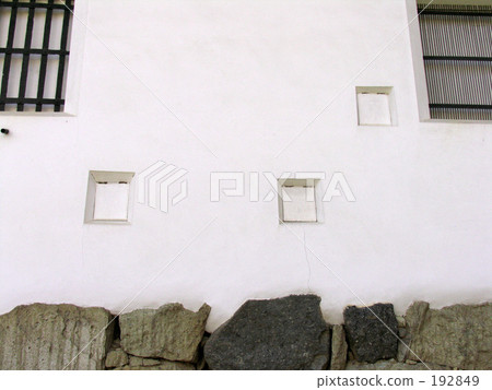 Himeji castle gun hole 192849