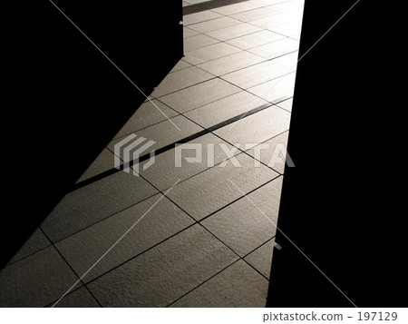 Light on the tile 197129