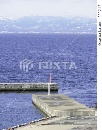 燈塔和海 燈塔和海 211218