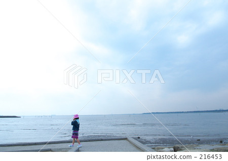 在海邊散步 在海邊散步 216453