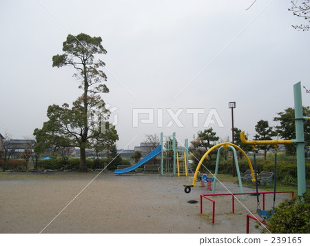 沒有人來這裡...... 239165