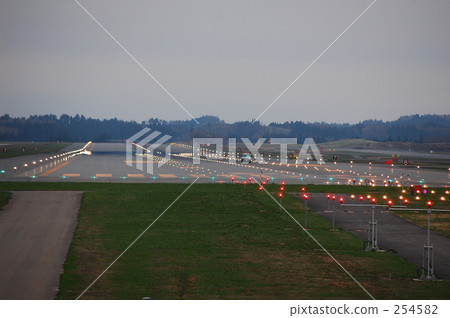 Runway  254582
