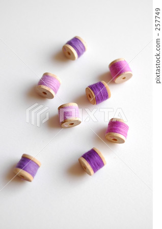 Purple thread (1) Purple thread (1) 257749