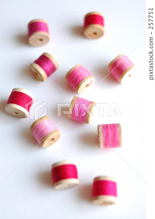 Pink thread (1) Pink thread (1) 257751