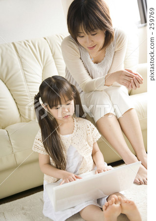 living room, studying, little child 259769