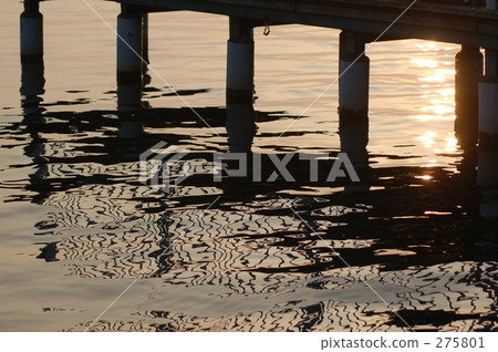 Pier Silhouette 275801
