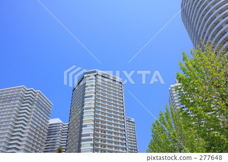 Blue sky and apartment 2 277648