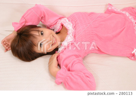 house studio, twenties, sleepwear 280113