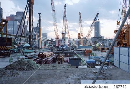 重型機械 梅田 建設中 287752