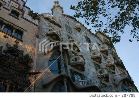 Casa Batlló's prowess Casa Batlló's prowess 287789