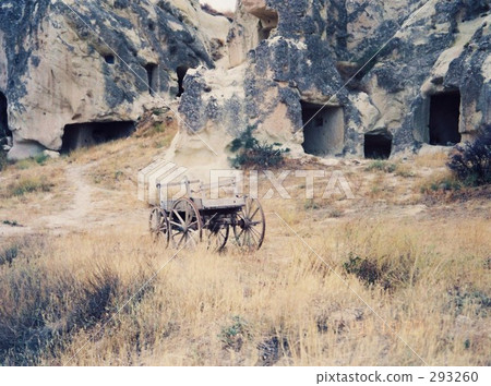 The cart left behind The cart left behind 293260