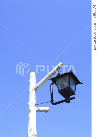A street lamp under the blue sky A street lamp under the blue sky 296574