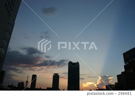 Dusk in the city Dusk in the city 298481