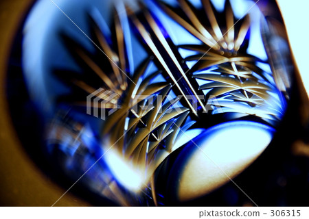 Faceted glass Faceted glass 306315