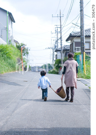 Have my back. (Rear view) Have my back. (Rear view) 306479