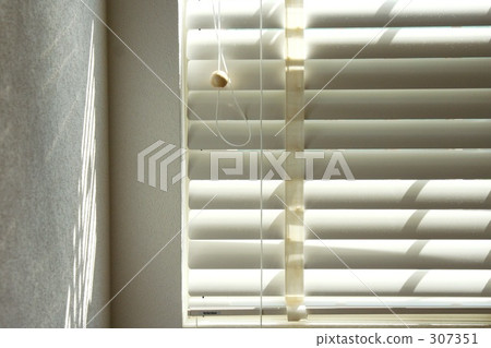 Window blind 307351