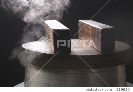 iron pot, steam, effeminate man 319029