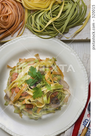 綠蘆筍 意大利香菜 清燉肉湯 320015