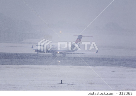 Blizzard Itami Airport Blizzard Itami Airport 332365