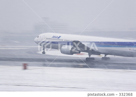 Take off of a snowstorm Take off of a snowstorm 332368