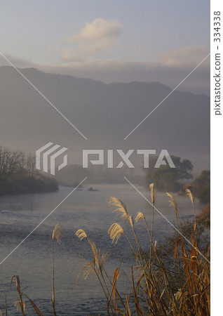 深秋的早晨陰霾 334338