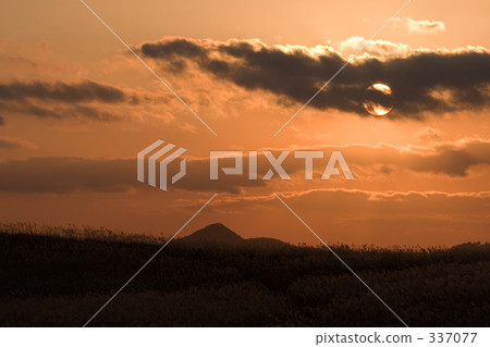 Sogen's highland sunset Sogen's highland sunset 337077