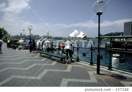 Street corner of Sydney 337188